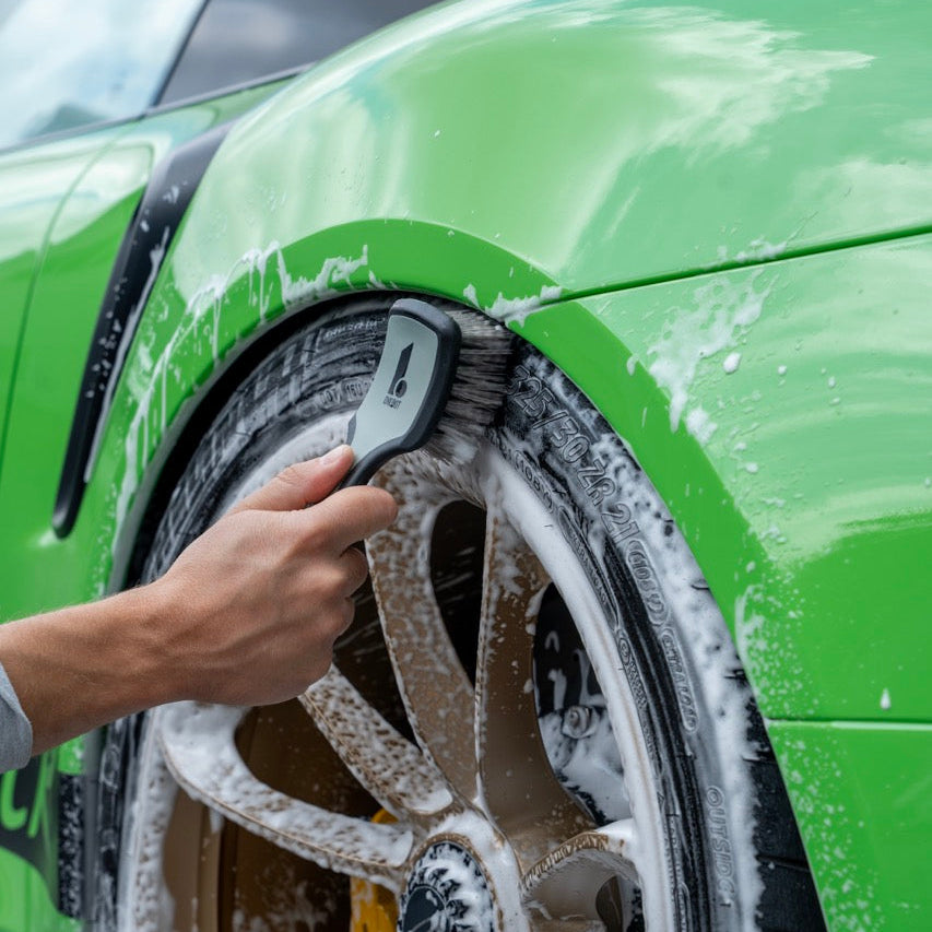 TYRE REVIVE | Tyre Scrubbing Brush